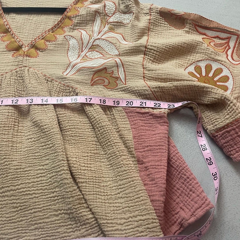 Easel Bohemian Embroidered Blouse in Tan and Pink Size Medium - Picture 4 of 12